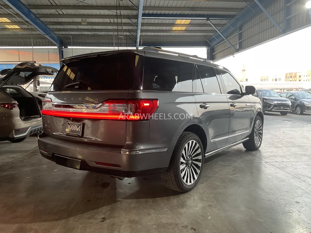 Lincoln Navigator 2021 for Sale in Sharjah Image-4