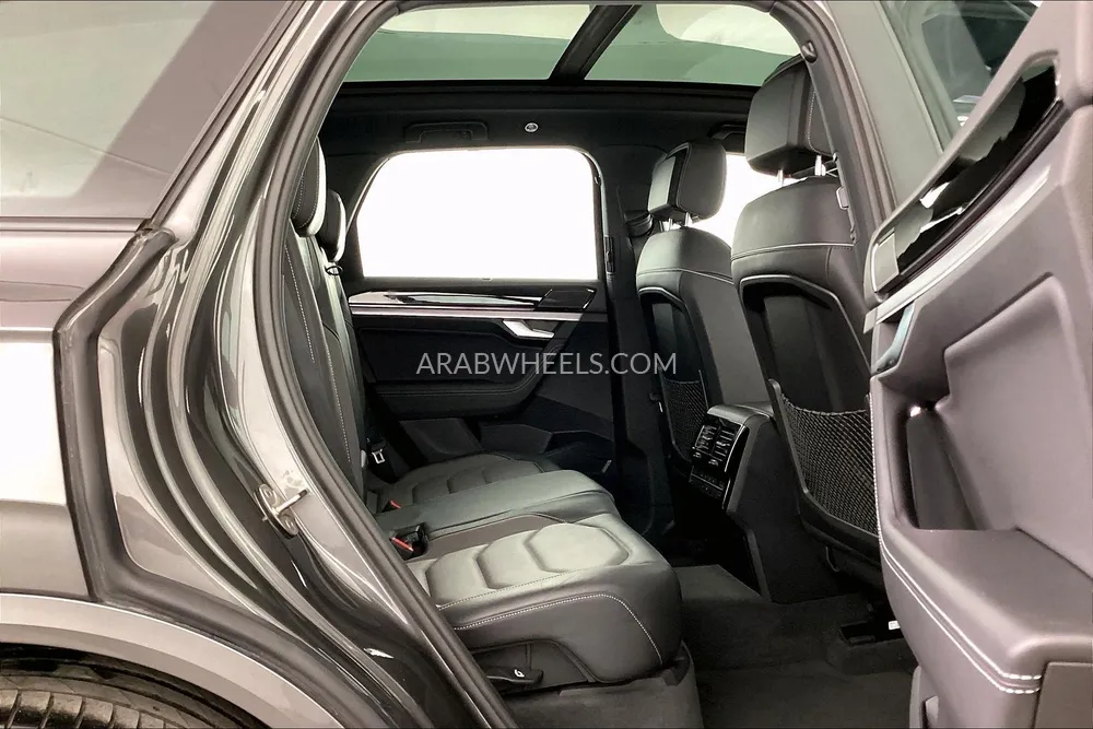 Volkswagen Touareg 2020 for Sale in Dubai Image-23
