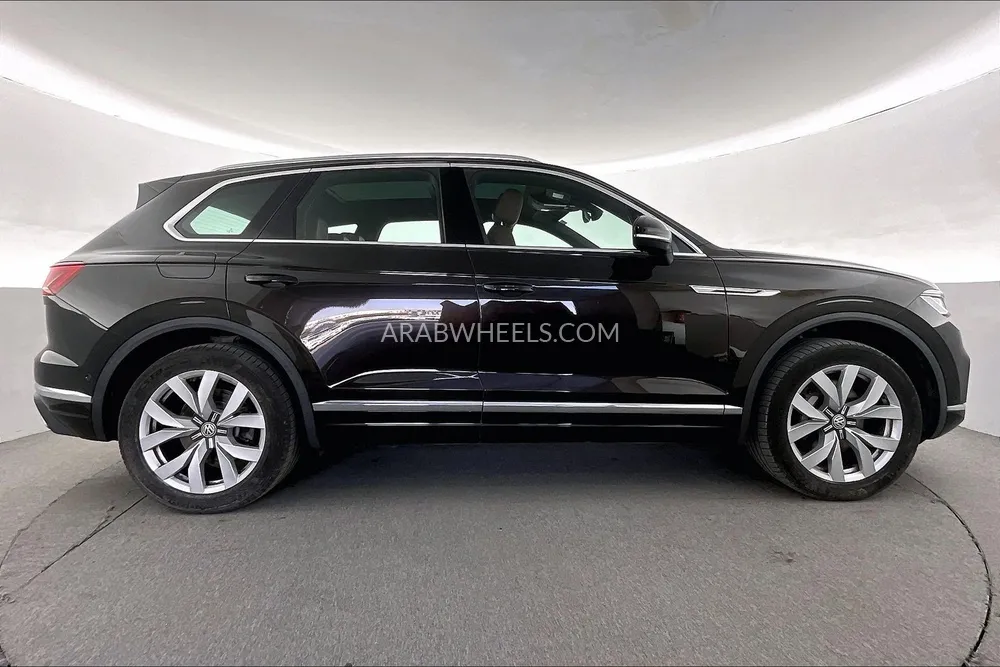 Volkswagen Touareg 2019 for Sale in Sharjah Image-8
