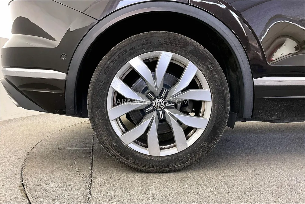 Volkswagen Touareg 2019 for Sale in Sharjah Image-10