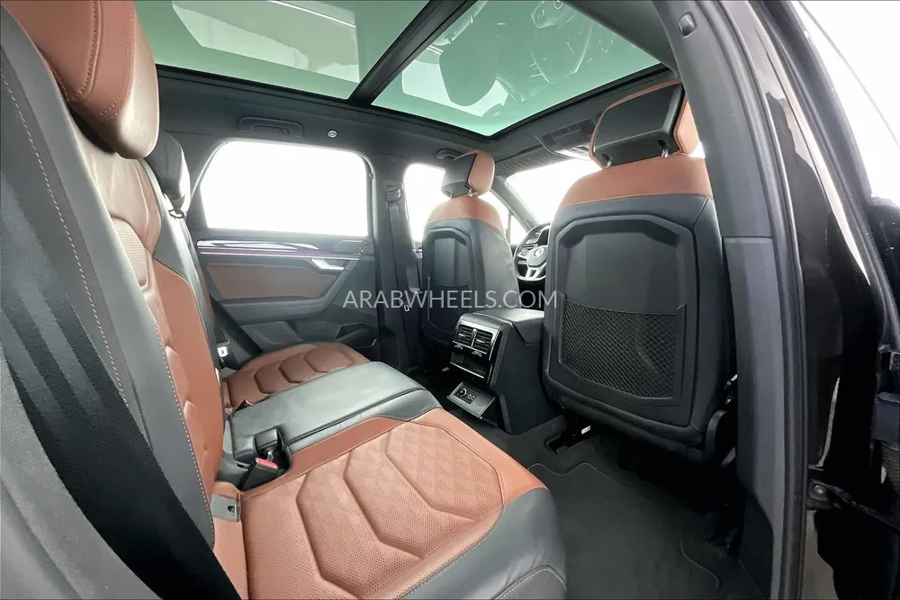 Volkswagen Touareg 2019 for Sale in Sharjah Image-28
