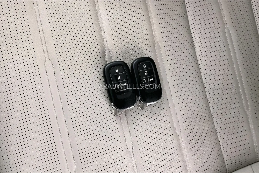 Honda CR-V 2024 for Sale in Sharjah Image-18