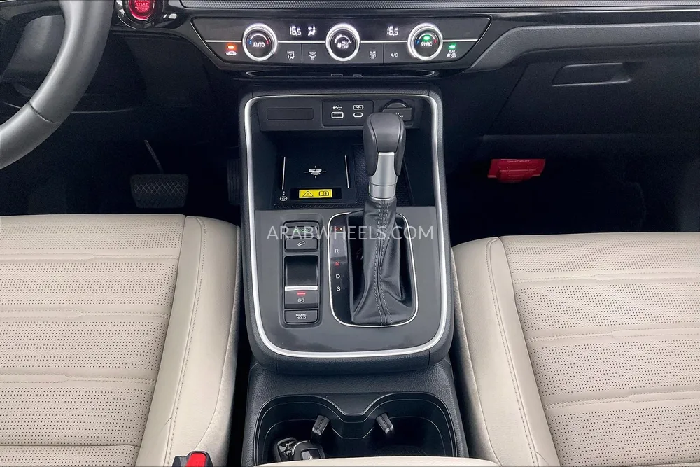 Honda CR-V 2024 for Sale in Sharjah Image-24