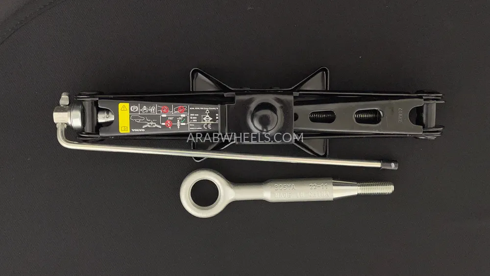 Volvo XC60 2023 for Sale in Dubai Image-33