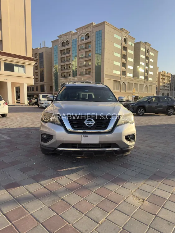 Nissan Pathfinder 2017 for Sale in Sharjah Image-2