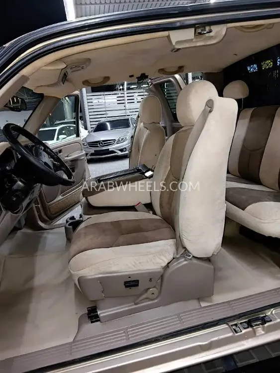 GMC Sierra 2004 for Sale in Ajman Image-9