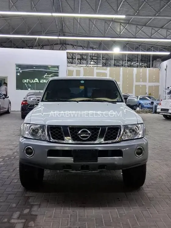 Nissan Patrol 2007 for Sale in Ajman Image-2