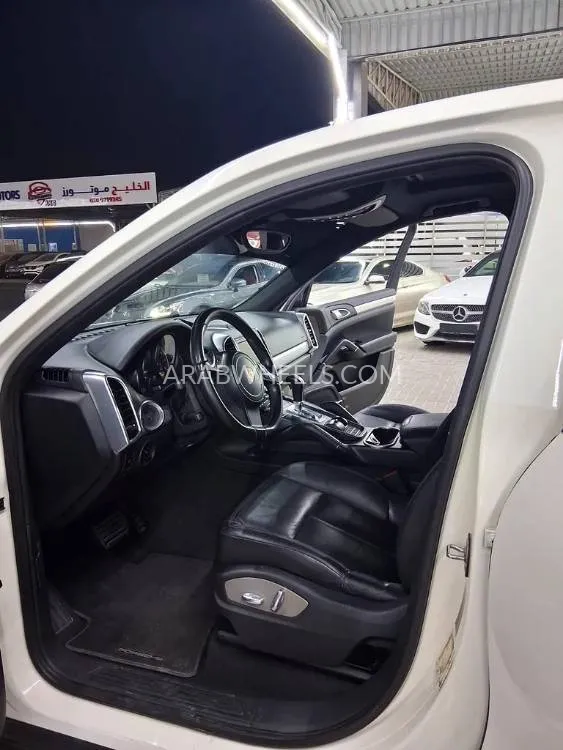 Porsche Cayenne 2011 for Sale in Ajman Image-8