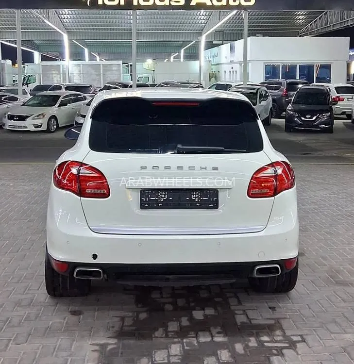 Porsche Cayenne 2011 for Sale in Ajman Image-5