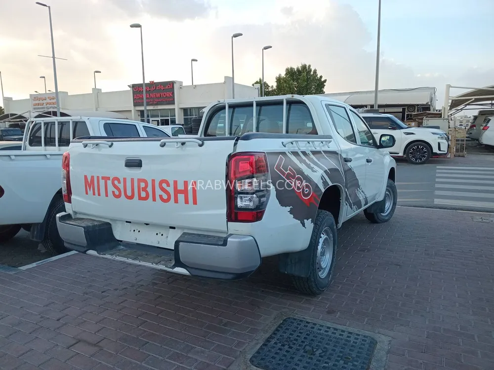ميتسوبيشي L200 2021 for Sale in الشارقة Image-3