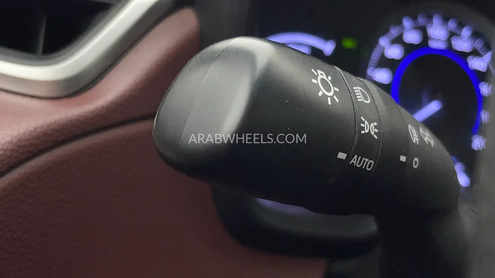 تويوتا كورولا كروس 2024 for Sale in دبي Image-35