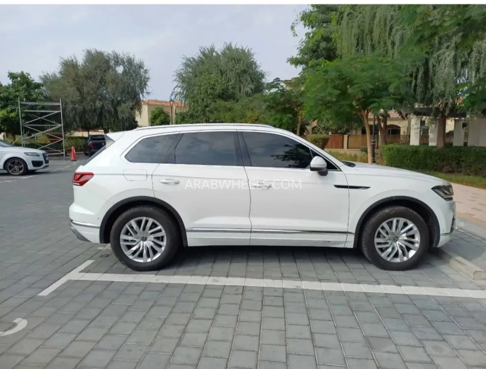 Volkswagen Touareg 2023 for Sale in Dubai Image-7