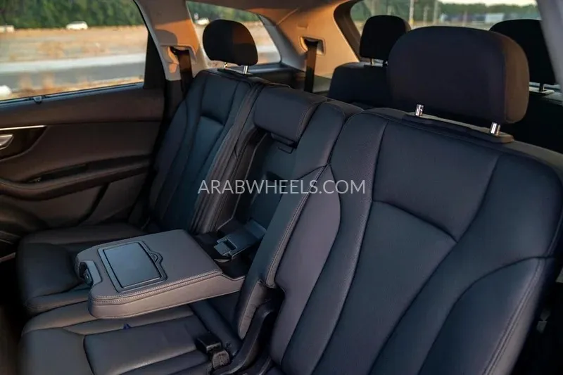 Audi Q7 2023 for Sale in Dubai Image-6