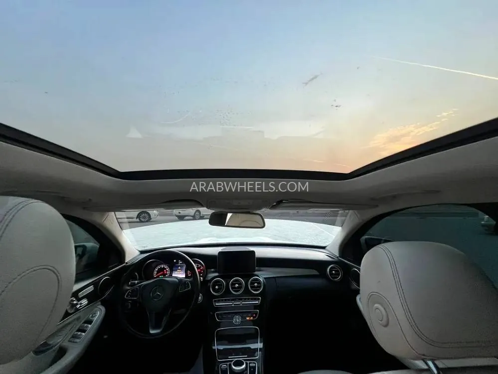 Mercedes Benz C Class 2009 for Sale in Sharjah Image-7