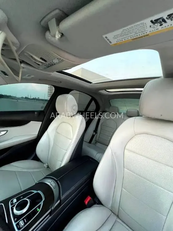 Mercedes Benz C Class 2009 for Sale in Sharjah Image-16