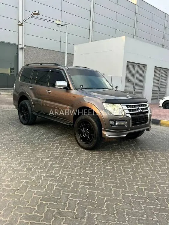 Mitsubishi Pajero 2012 for Sale in Sharjah Image-12