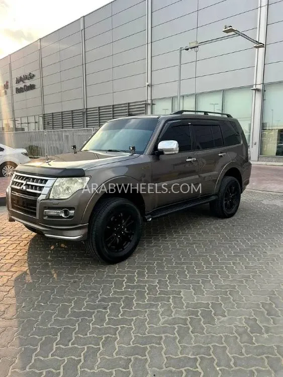 Mitsubishi Pajero 2012 for Sale in Sharjah Image-15