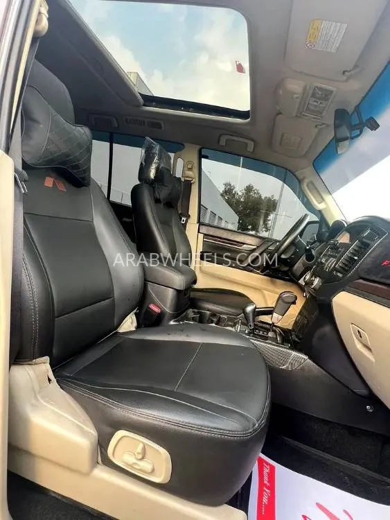 Mitsubishi Pajero 2012 for Sale in Sharjah Image-17