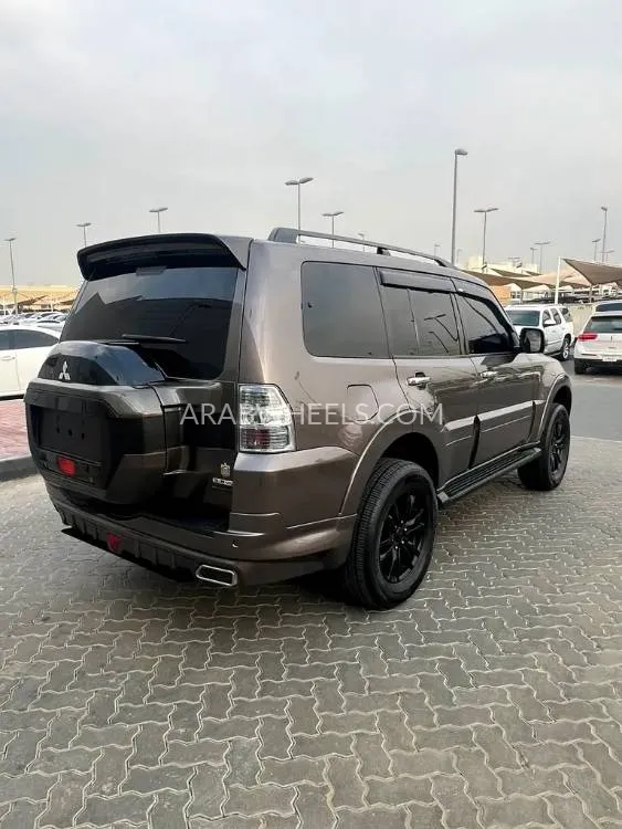 Mitsubishi Pajero 2012 for Sale in Sharjah Image-18