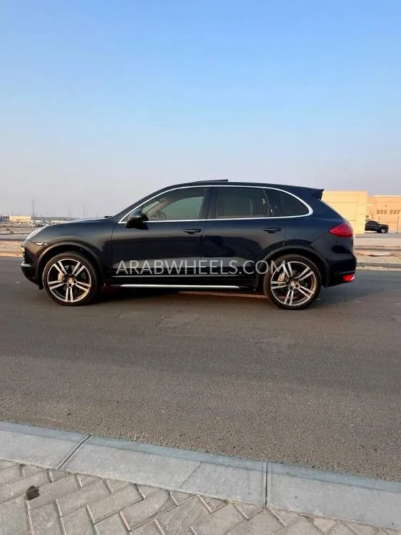 Porsche Cayenne 2013 for Sale in Sharjah Image-7