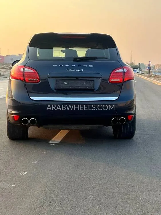 Porsche Cayenne 2013 for Sale in Sharjah Image-8