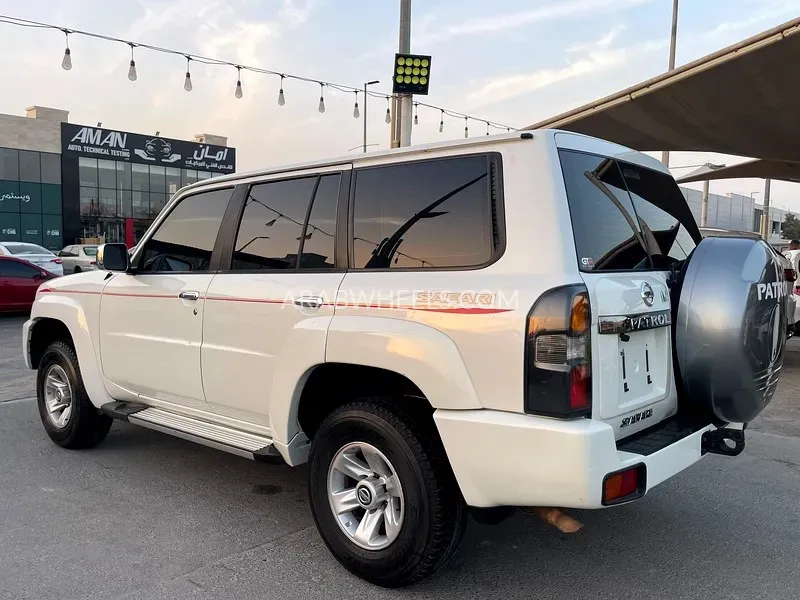 Nissan Patrol 2016 for Sale in Sharjah Image-8
