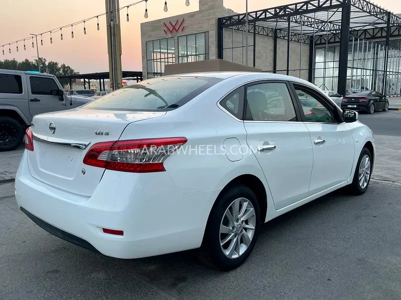 Nissan Sentra 2018 for Sale in Sharjah Image-5