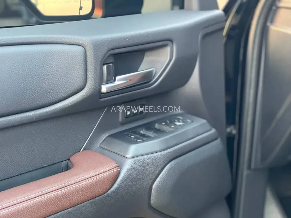 Toyota Land Cruiser Prado 2025 for Sale in Sharjah Image-17