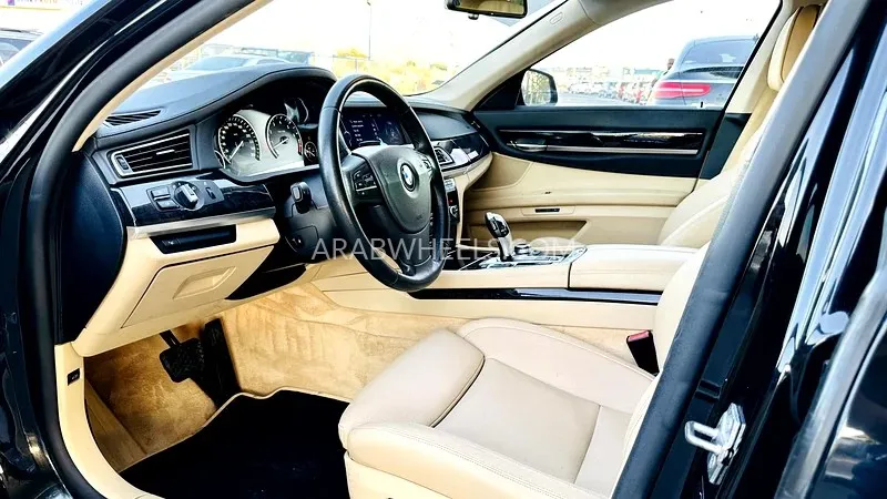 BMW 7 series 2010 for Sale in Dubai Image-11