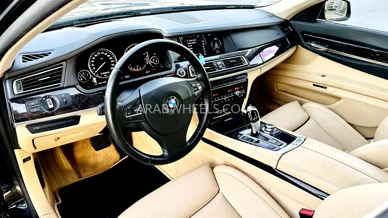 BMW 7 series 2010 for Sale in Dubai Image-17