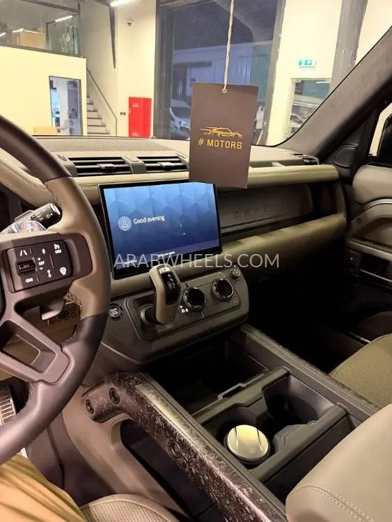 لاند روفر ديفندر 2025 for Sale in دبي Image-6