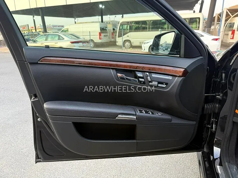 Mercedes Benz CLS Class 2009 for Sale in Dubai Image-8
