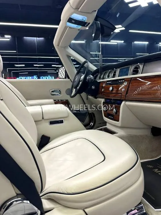 Rolls Royce Phantom 2011 for Sale in Dubai Image-8