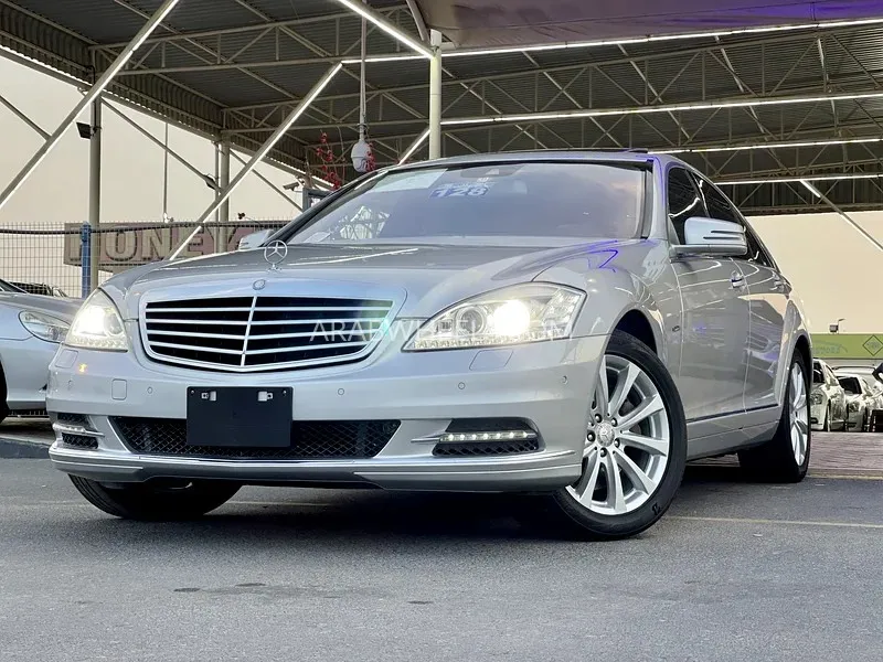 Mercedes Benz CLS Class 2012 for Sale in Dubai Image-19