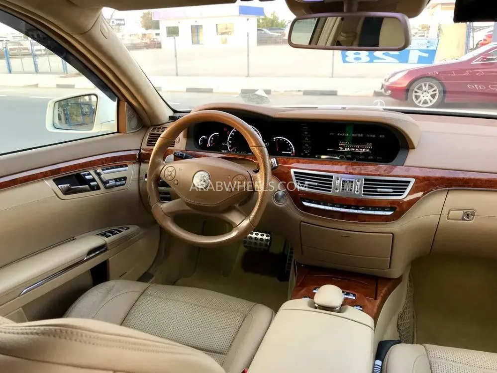 Mercedes Benz CLS Class 2010 for Sale in Dubai Image-6