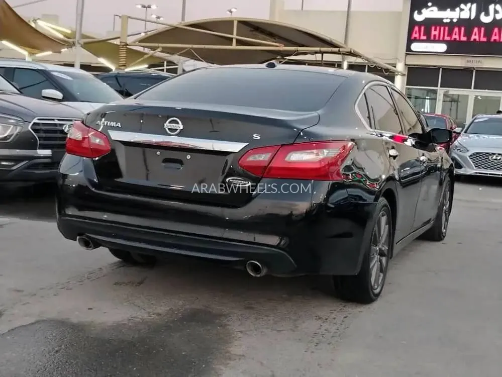 Nissan Altima 2018 for Sale in Dubai Image-11