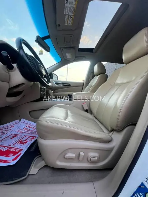 Nissan Pathfinder 2018 for Sale in Sharjah Image-7