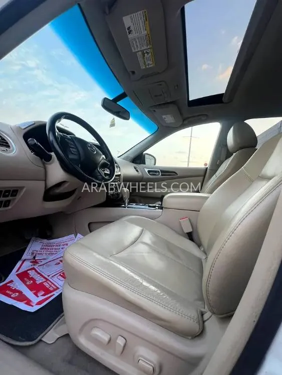 Nissan Pathfinder 2018 for Sale in Sharjah Image-16