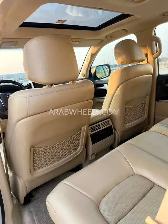 تويوتا لاند كروزر 2017 for Sale in الشارقة Image-20