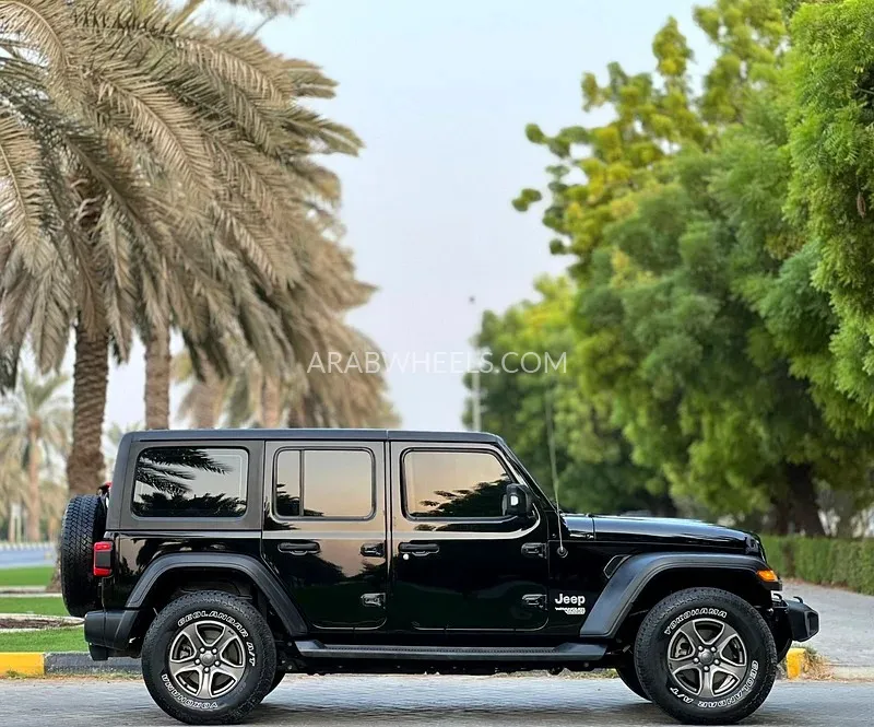 Jeep Wrangler 2018 for Sale in Sharjah Image-14