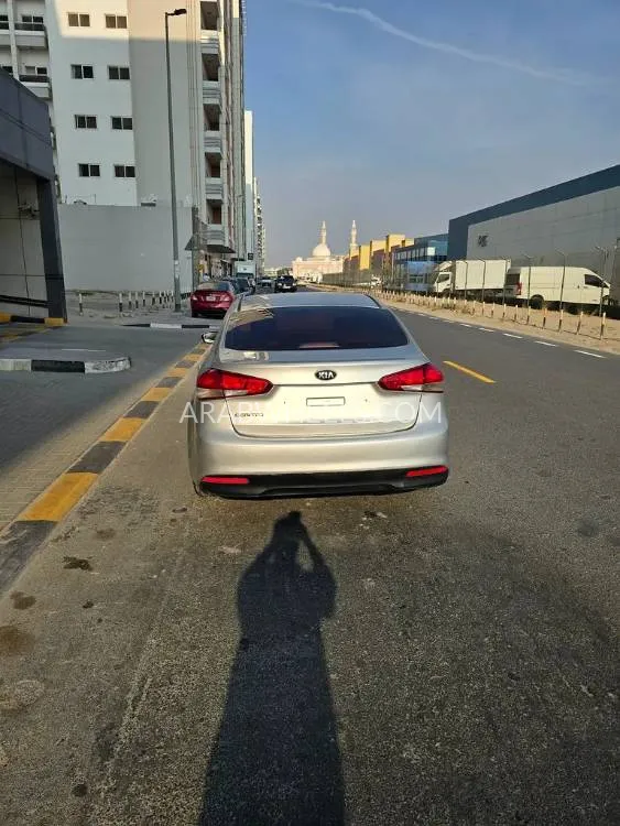 Kia Cerato 2018 for Sale in Sharjah Image-5