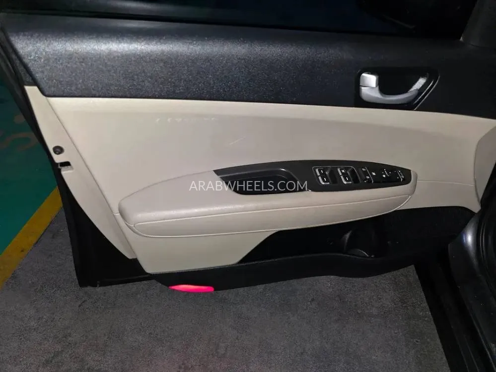 Kia Optima 2018 for Sale in Sharjah Image-3