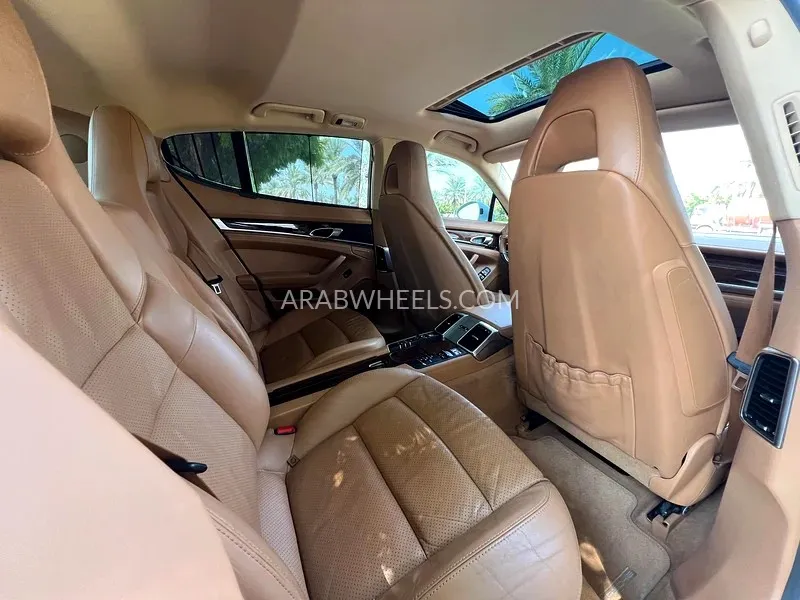Porsche Panamera 2014 for Sale in Sharjah Image-11