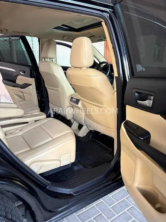 تويوتا جراند هايلاندر 2015 for Sale in الشارقة Image-11