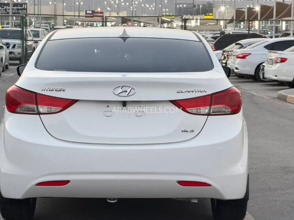 Hyundai Elantra 2012 for Sale in Sharjah Image-5