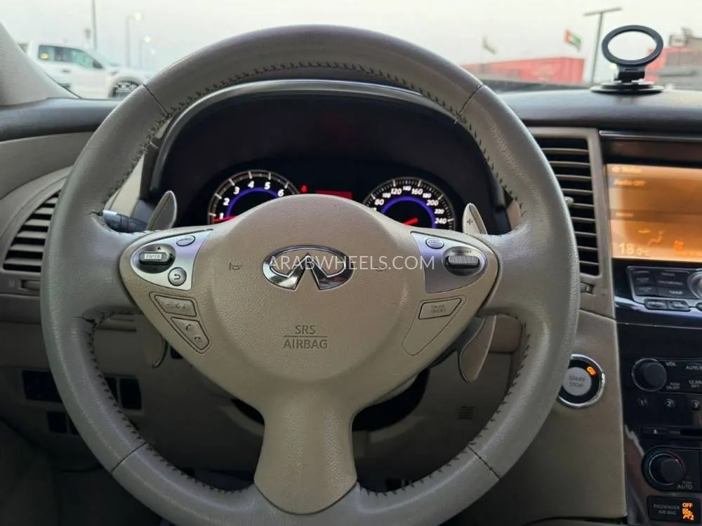 Infiniti FX35 2010 for Sale in Sharjah Image-15
