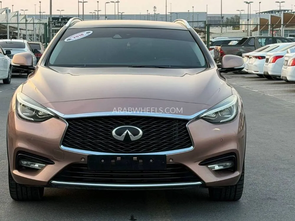 Infiniti Q30 2018 for Sale in Sharjah Image-4