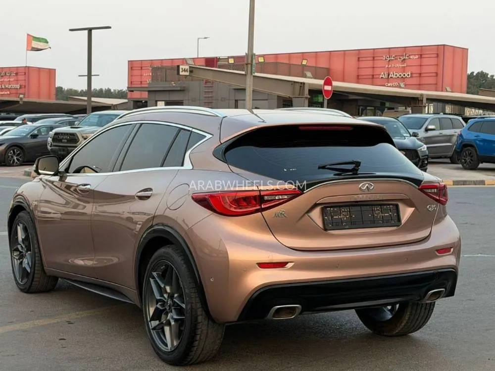 Infiniti Q30 2018 for Sale in Sharjah Image-9