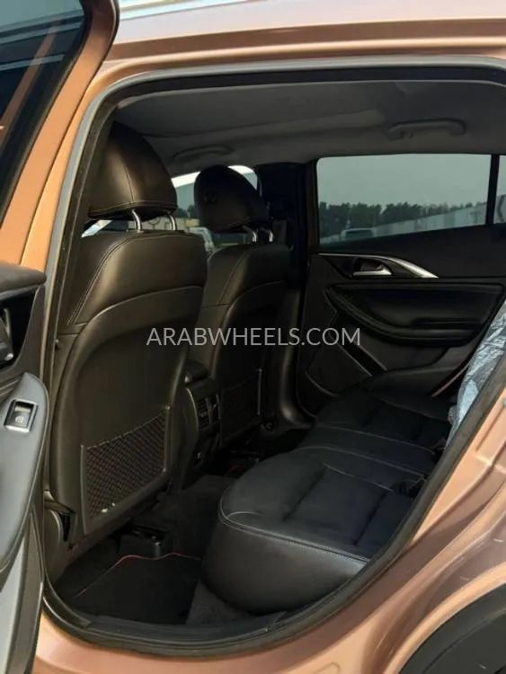 Infiniti Q30 2018 for Sale in Sharjah Image-11