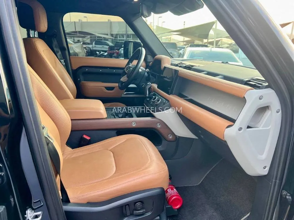 Land Rover Defender 2024 for Sale in Sharjah Image-6